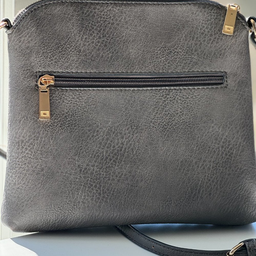 Chevron Quilted Medium Crossbody Bag - Picture 5 of 7